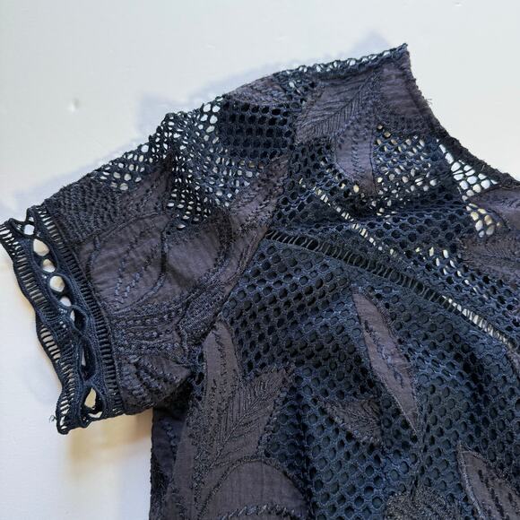 Adelyn Rae Navy Blue Lace Romper Women’s Size L Short Sleeve Floral Romantic - Picture 7 of 16